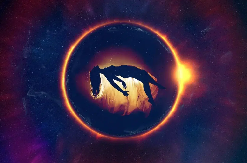 Silhueta de uma mulher flutuando em posição horizontal dentro de um anel de luz brilhante, em meio a um fundo cósmico, simbolizando uma experiência espiritual ou extracorpórea.